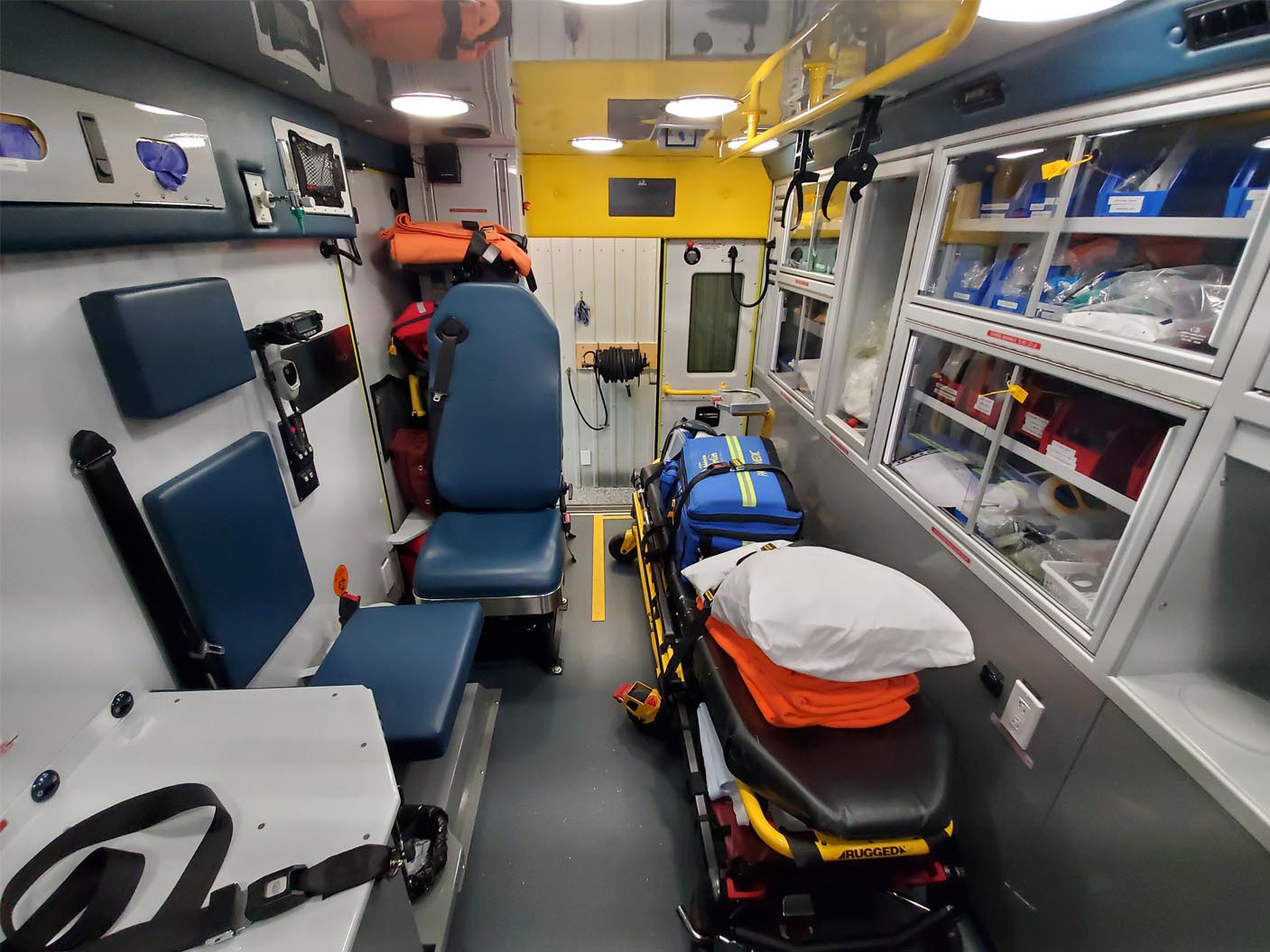 Intérieur d'un ambulance.